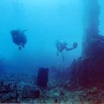2_divers_on_deck